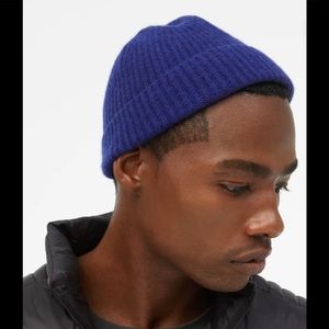 NWT Ribbed Beanie blue